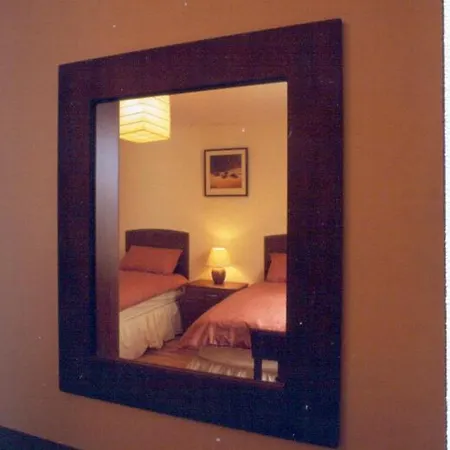 3 Bedroom House A Short Stroll From Town *